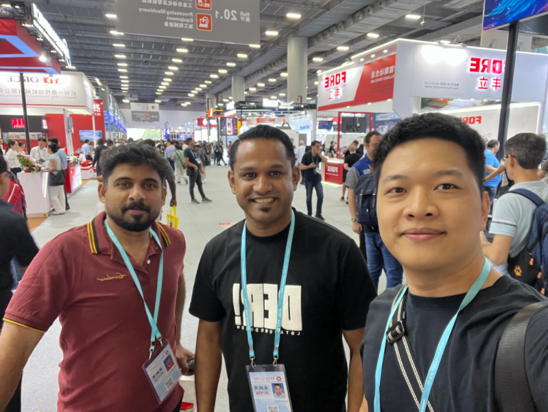 Entering the 136th Canton Fair: The pioneering journey of wire bending machine foreign trade salespersons